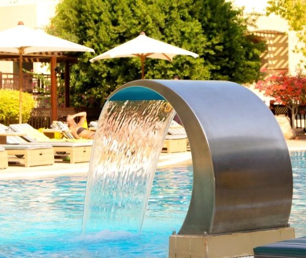 vodopad bazen terasa